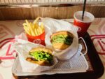 Japan’s Original Burger Chains: 4 Unique Tastes You Must Try🍔